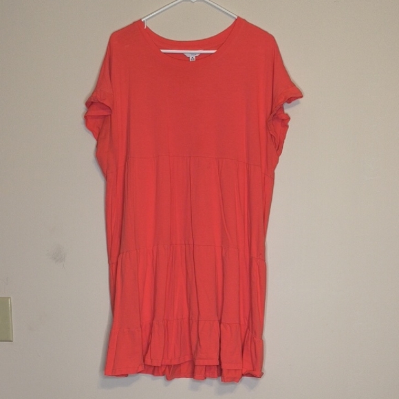 Red Tiered Short Sleeve Dress - Picture 1 of 4